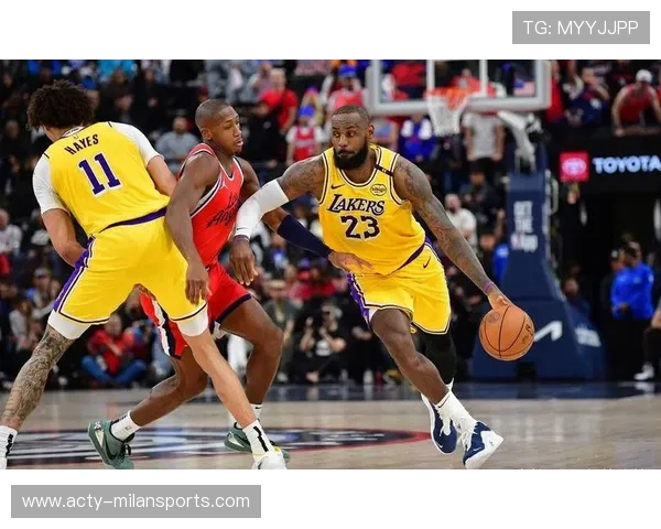 东契奇狂飙刷新乔丹神迹詹姆斯默许屈居第三见证NBA新王登基 东契奇狂飙刷新乔丹神迹詹姆斯默许屈居第三见证NBA新王登基