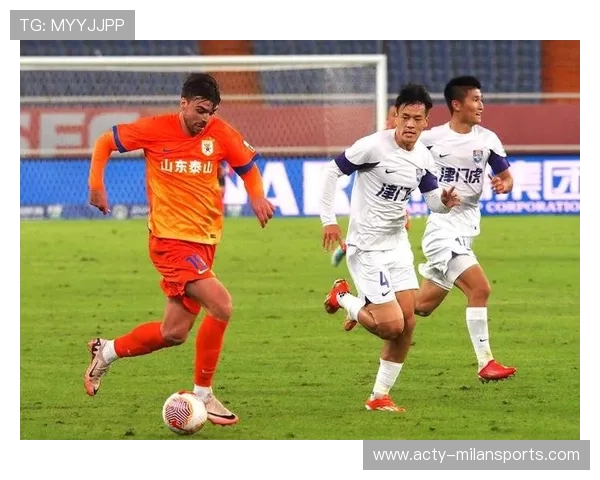 中超泰山队2-1逆转胜十人津门虎 瓦科建功泽卡头球破门 中超泰山队2-1逆转胜十人津门虎 瓦科建功泽卡头球破门