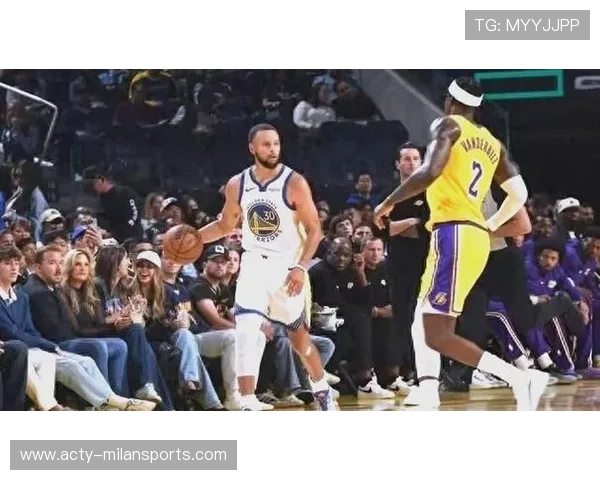 勇士艰难取胜,穆迪和库里联手带队获胜 勇士艰难取胜,穆迪和库里联手带队获胜