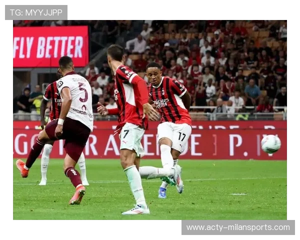 AC米兰前场连续推进打穿多层防段 AC米兰前场连续推进打穿多层防段