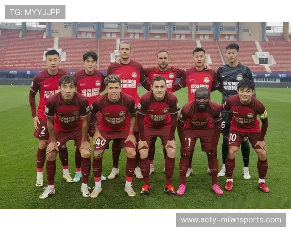 河南队在边路的连续切入制造了巨大威胁