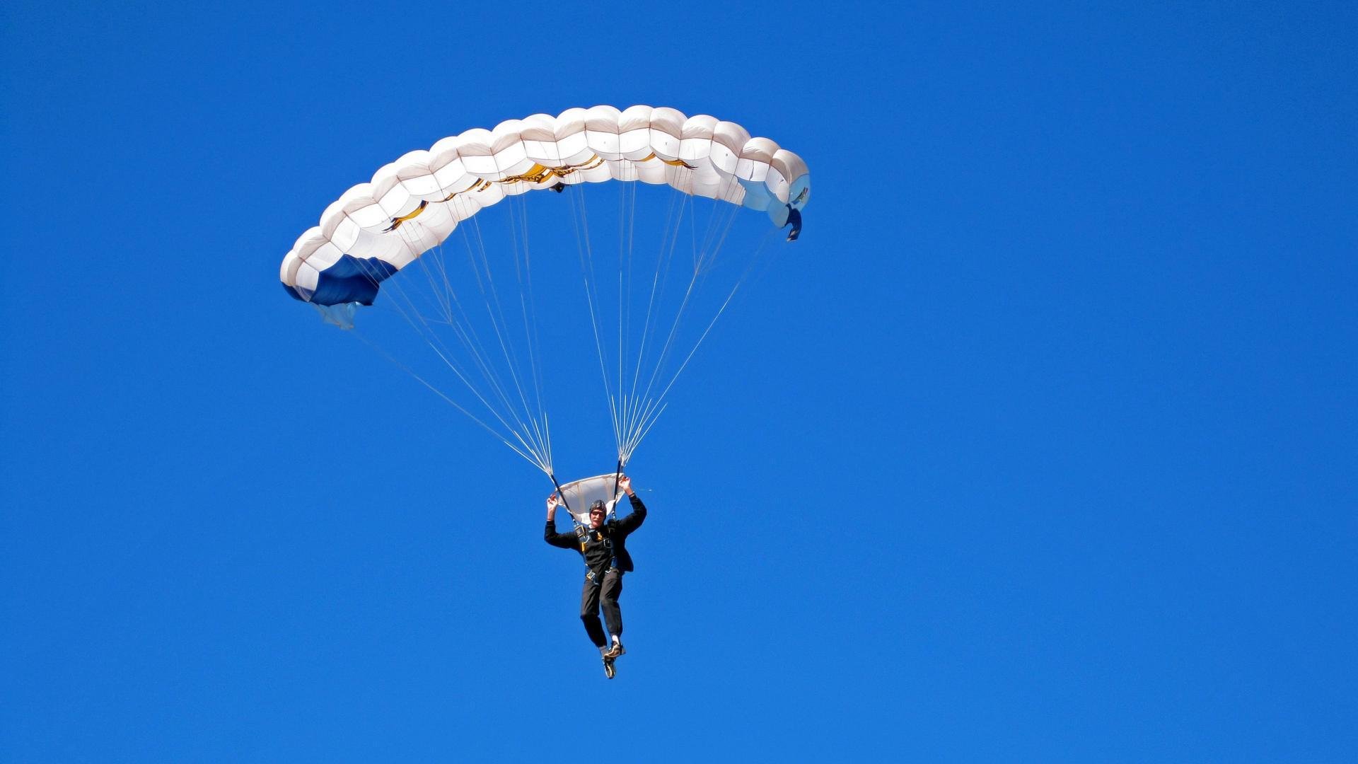 校园足球技能展示日活动引发学生广泛关注与参与,足球技能展示展示什么好